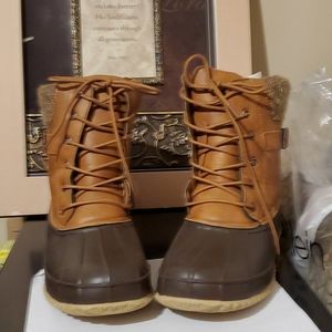 TORRID BROWN CLOUDWEATHER DUCK BOOTS